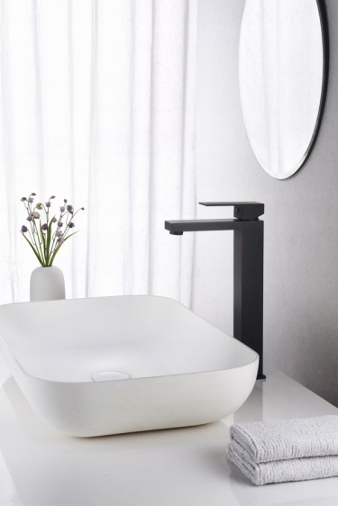 Umyvadlová batéria - BATÉRIA SQUARE BLACK COUNTERTOP MAT