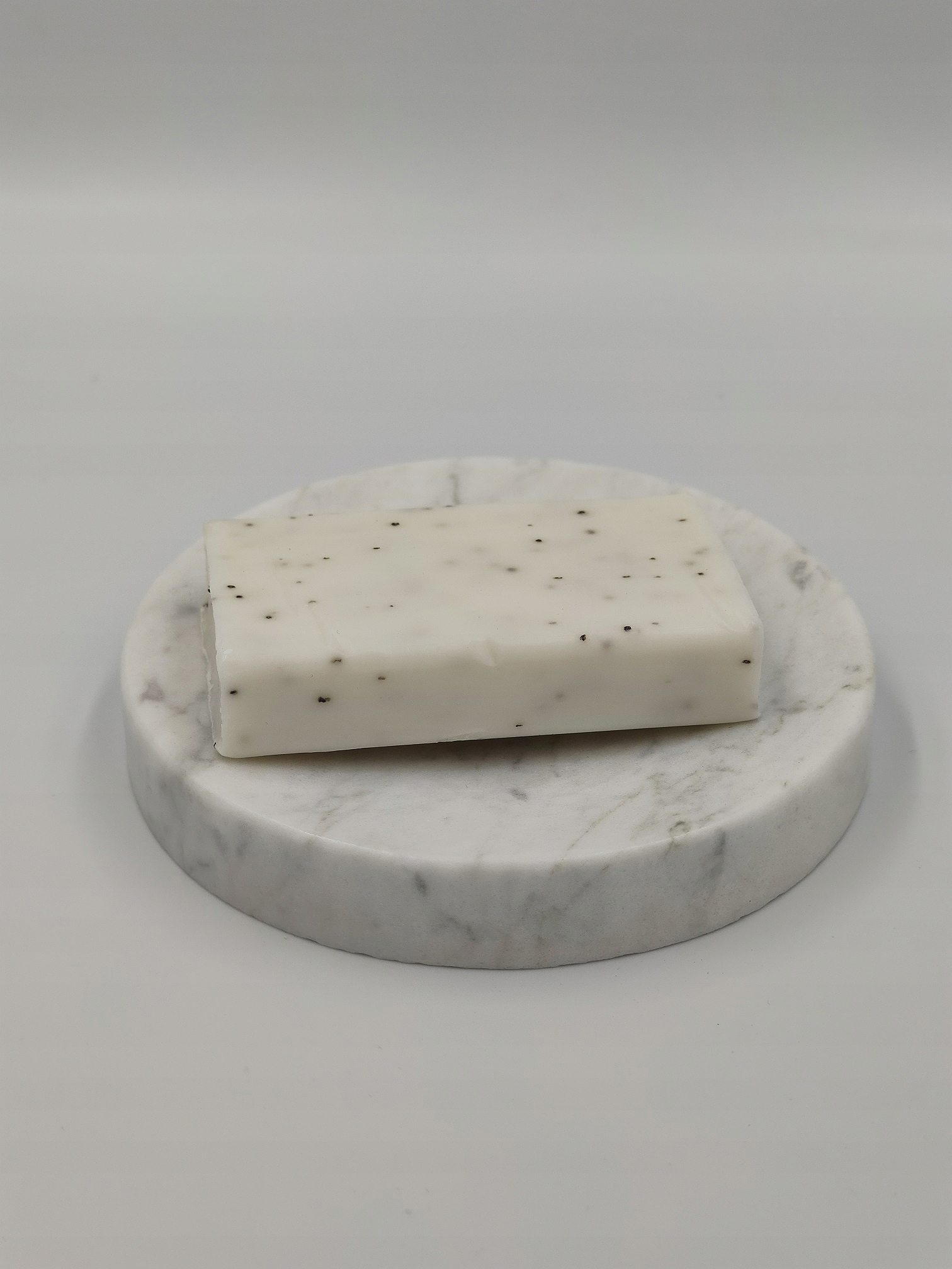Mydlenička -  Kamenná miska na mydlo Carrara mramor 12 cm, satén
