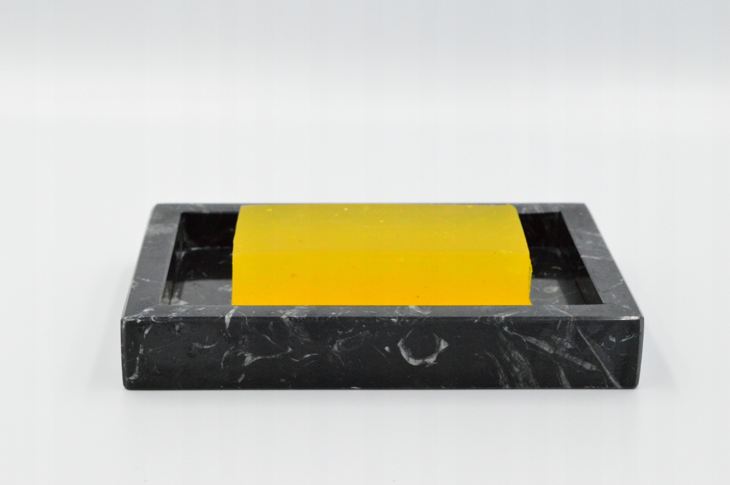 Mydlenička -  Kamenná miska na mydlo Nero Marquina mramor 14x10cm