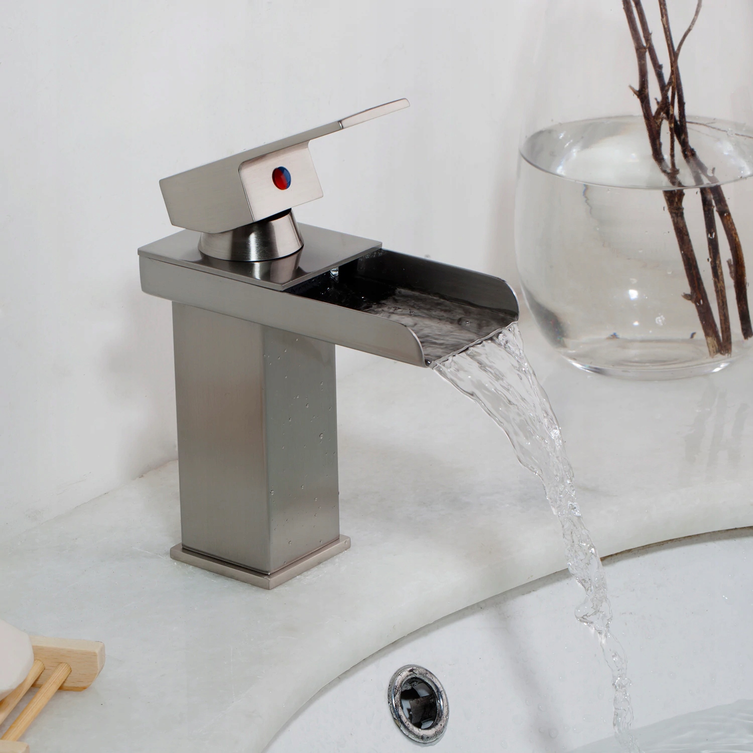 Umyvadlová batéria - Moderný faucet, mosadzný stojan na faucet