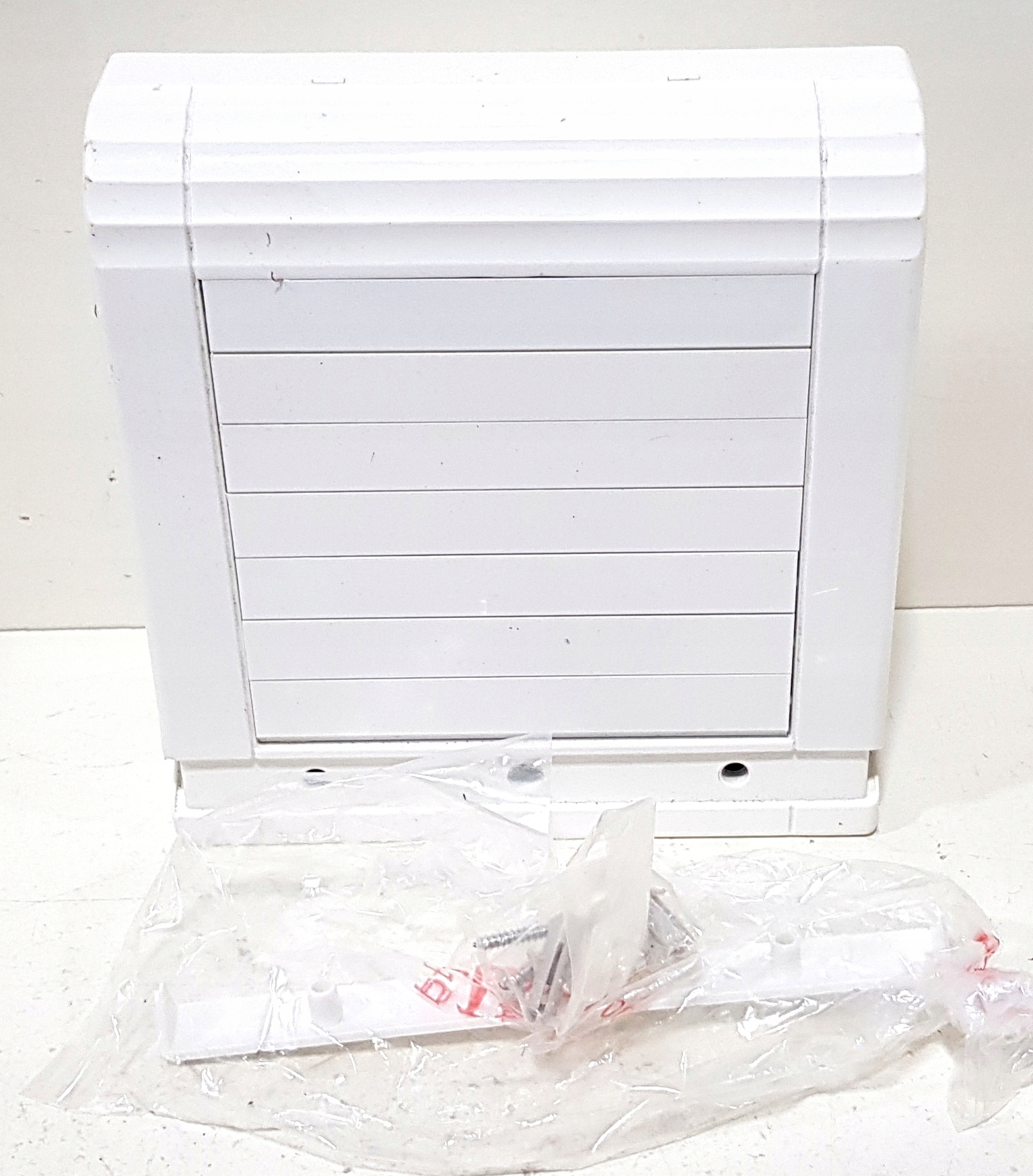 Kupelňový ventilátor - Ventilátor AIRTECH HUMIDIFAN, samozatvárací