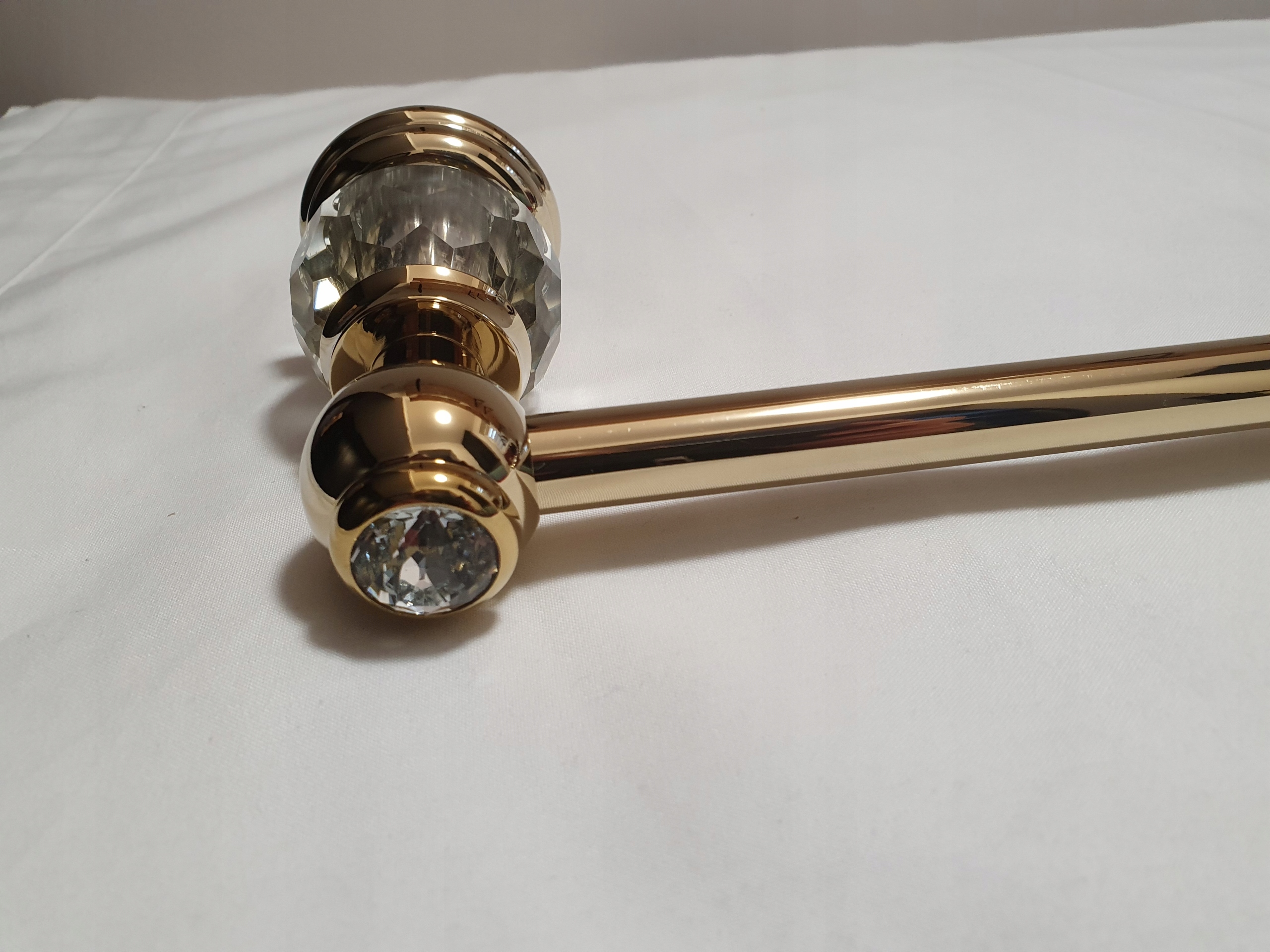 Vešiak - Záves do kúpeľne zlatý krištáľ BONNA 56 cm