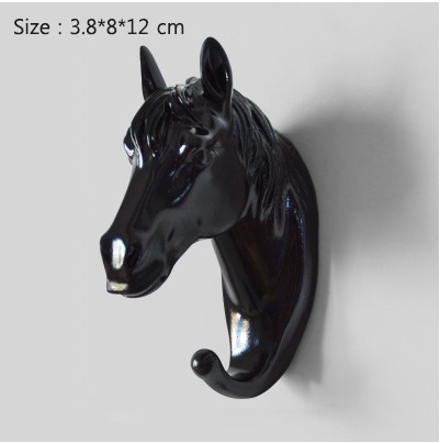 Vešiak - Závesné oblečenie (Black Horse)