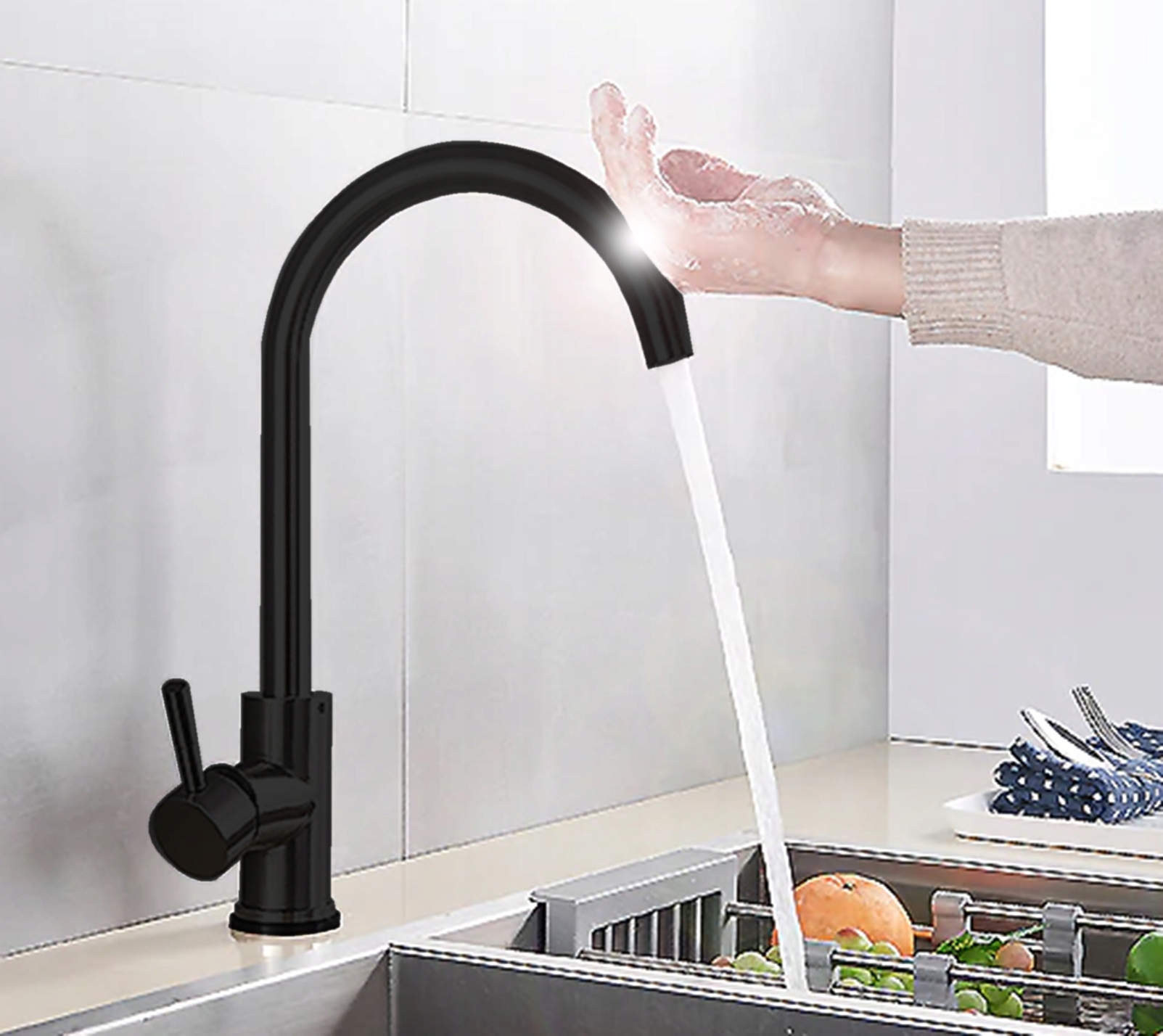 Kuchynská batéria -  Kuchynský faucet Indukcia čiernym dotykom.