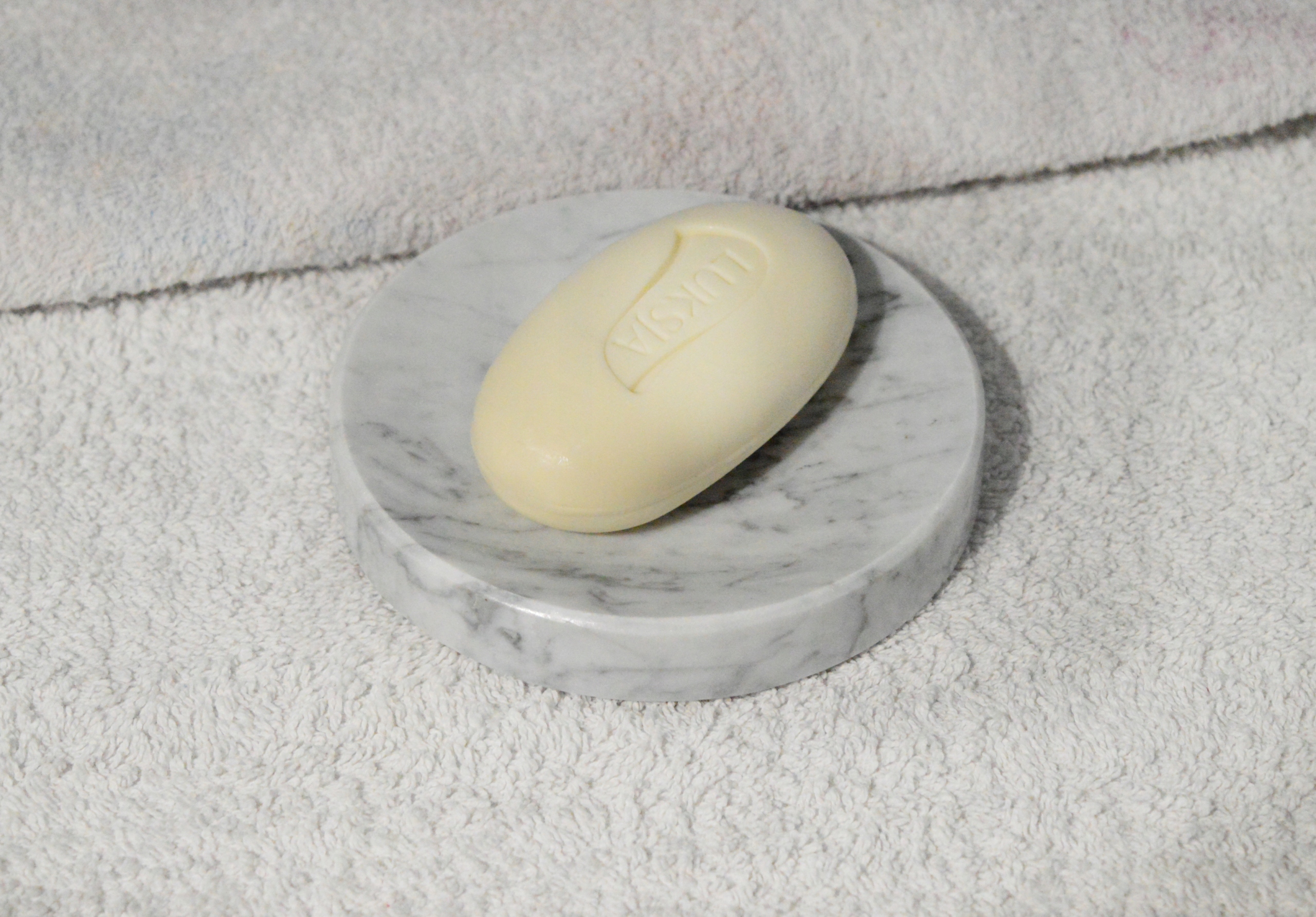 Mydlenička -  Mramorová miska na mydlo z kameňa Bianco Carrara 12cm