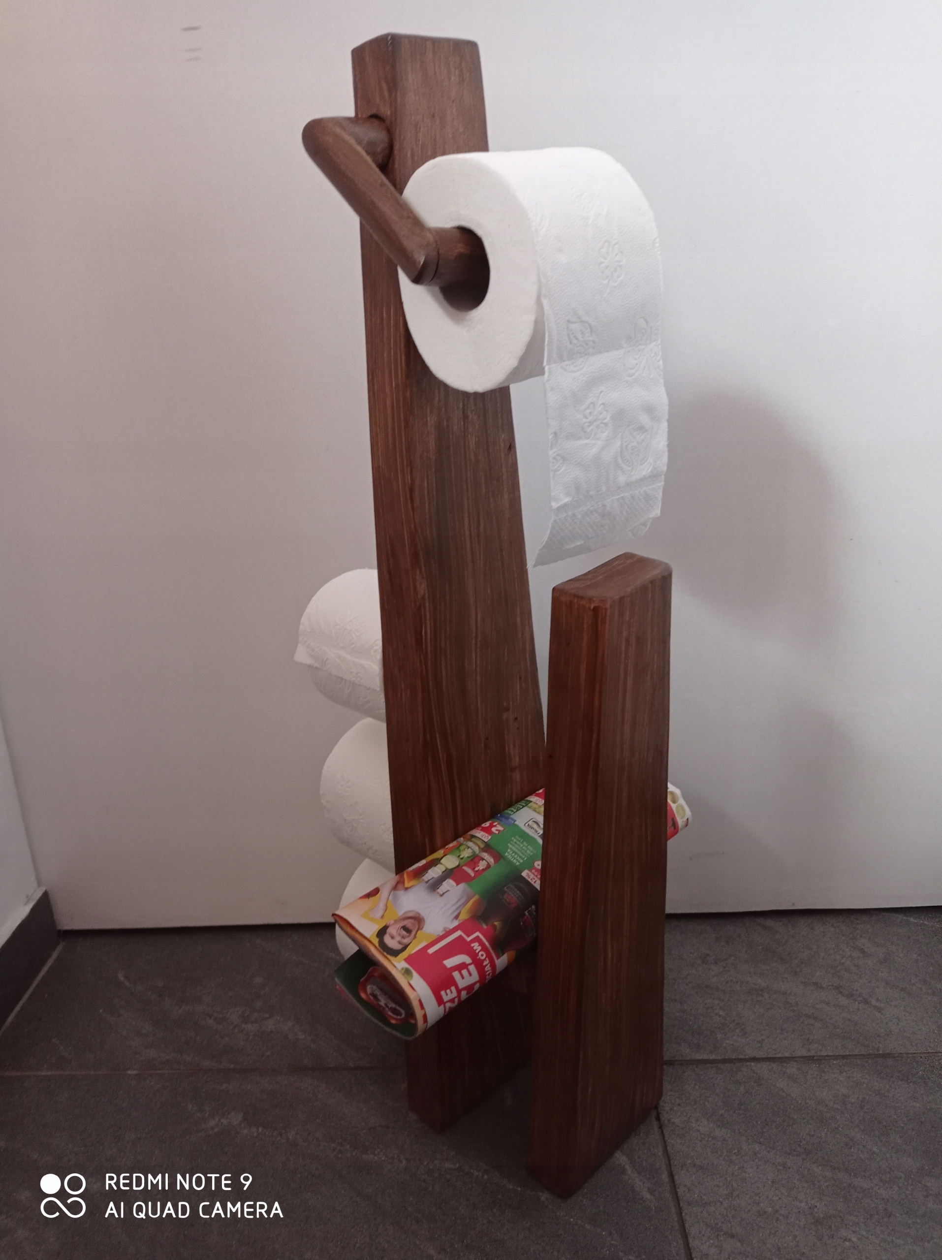Držiak papiera stojan na toaletný papier