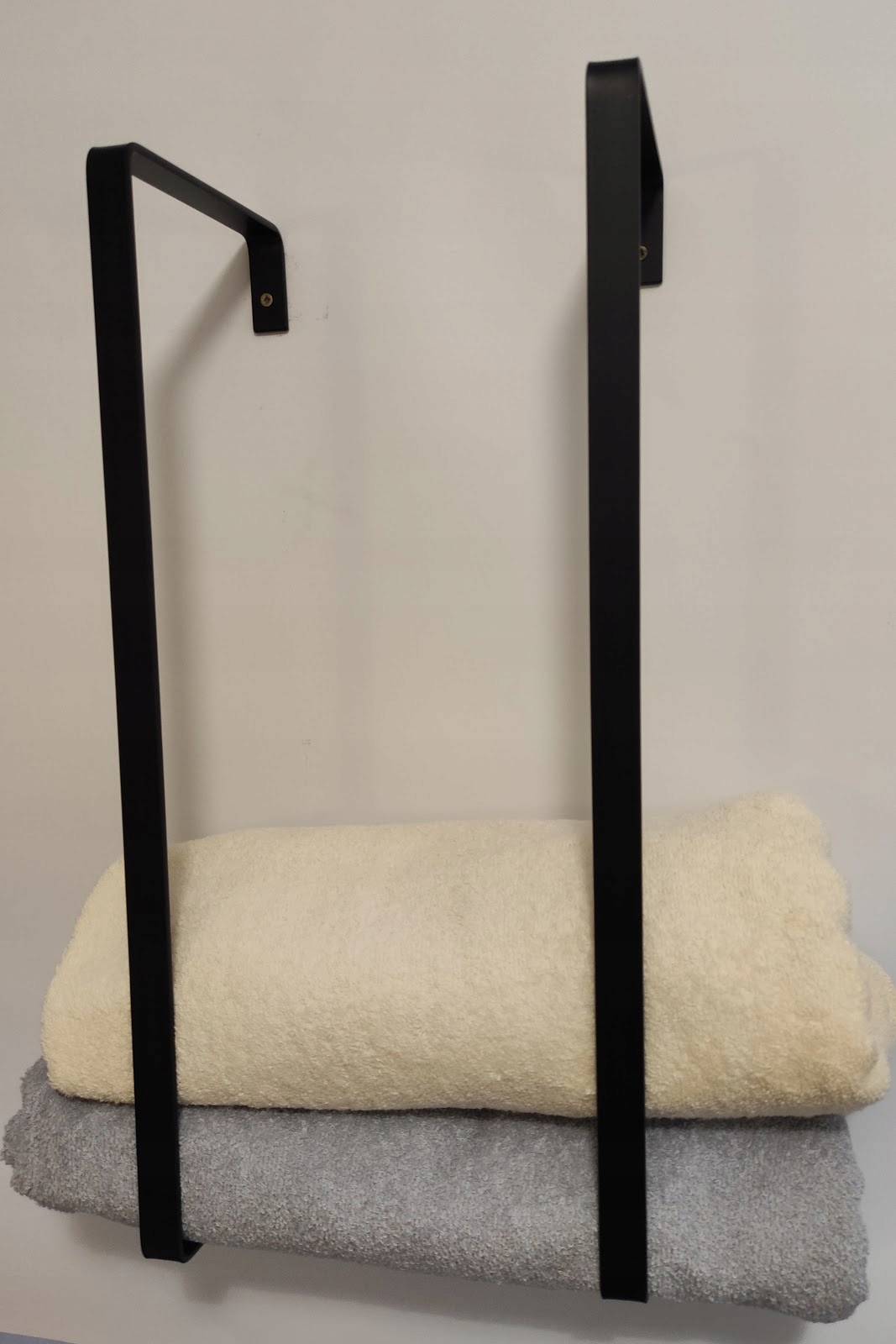 Vešiak - Držiak na uterák do kúpeľne 80cm LOFT