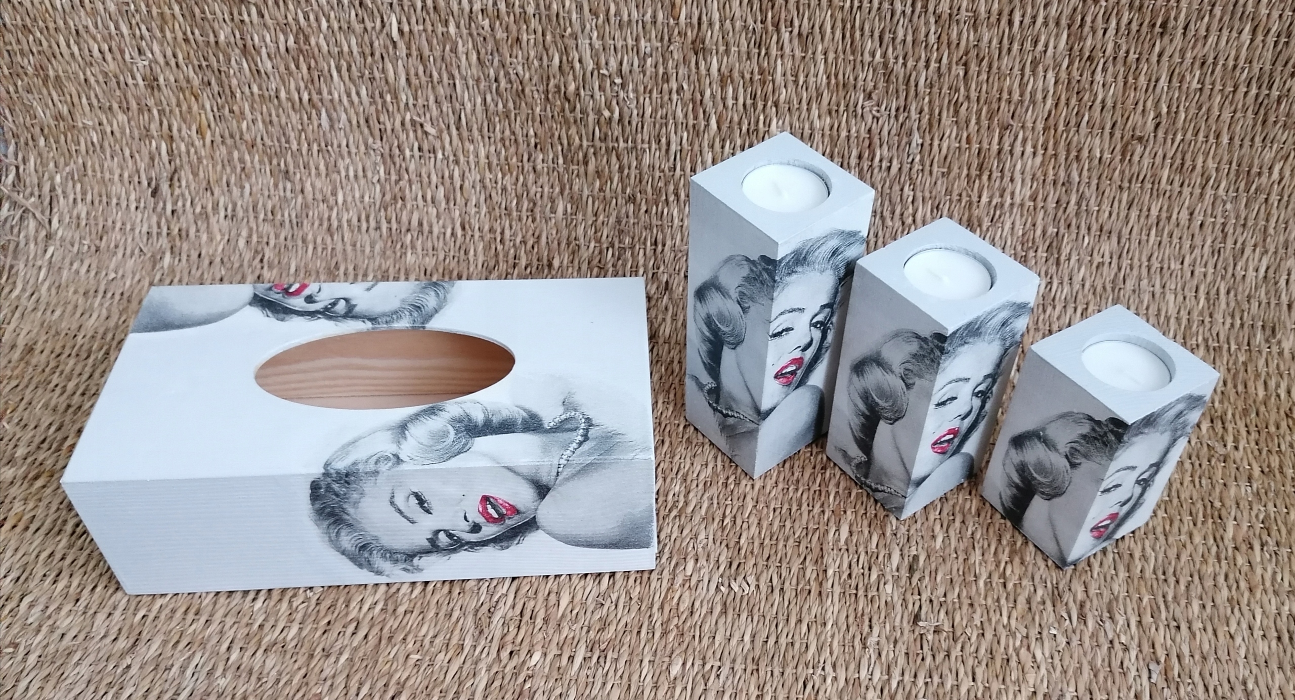 Kupelňový set doplnkov - Vreckovka + svietniky darček Marilyn Monroe