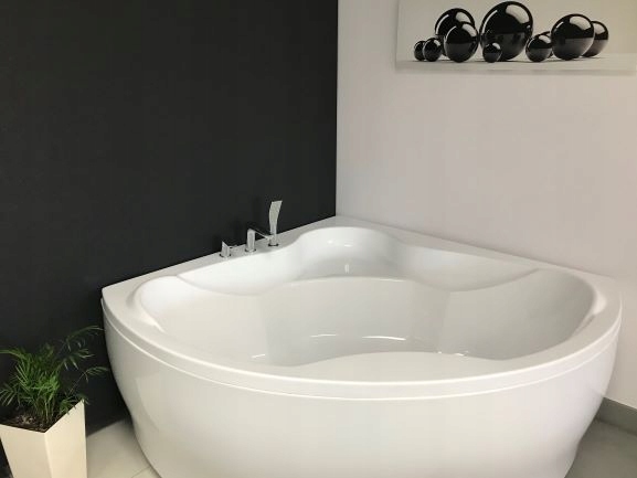 Rohová vaňa BETA 150 x 150 s batériou a obalom